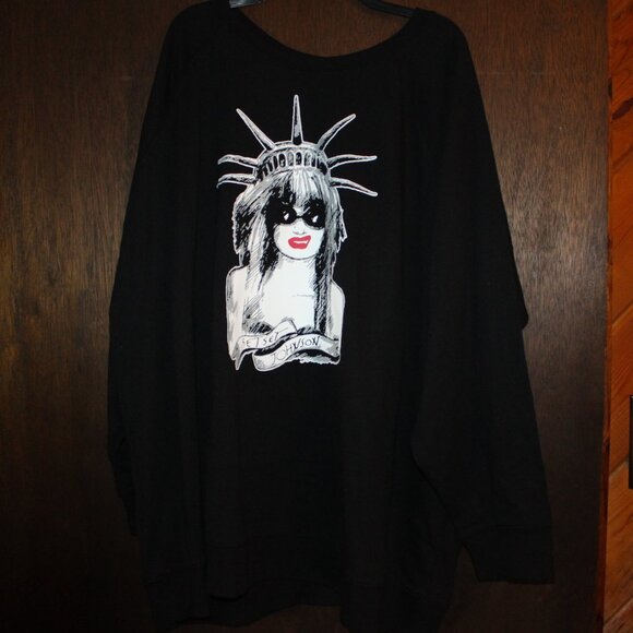 NWT Torrid Betsey Johnson Raglan sweatshirt 5X(28W) NICE! - Picture 1 of 4